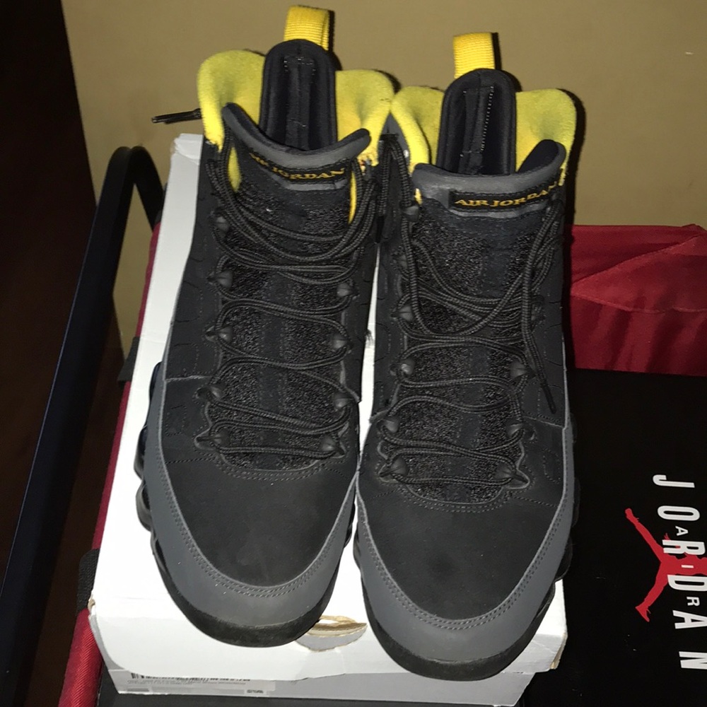 Authentic Air Jordan 9 Retro “Dark Charcoal University Gold”